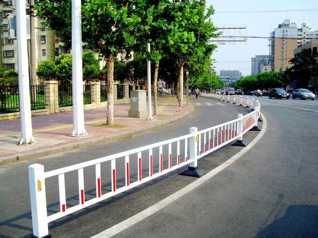 市政道路護欄生產與道路機動車輛協同發展的戰略意義